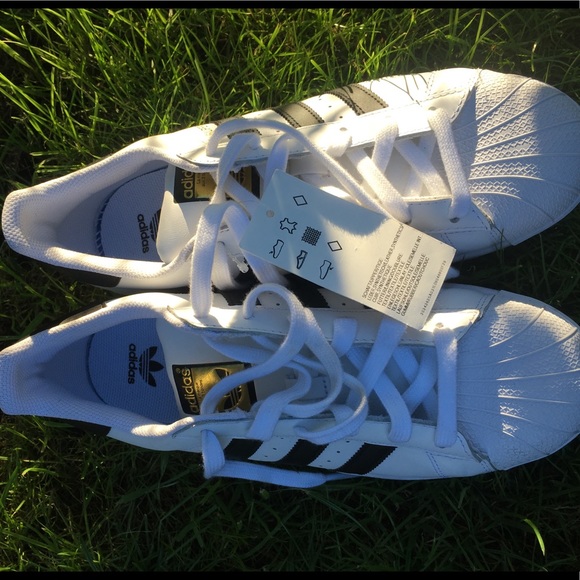 BRAND NEW ADIDAS SHOES🦋🌈💞☂️SOLD - Picture 1 of 5